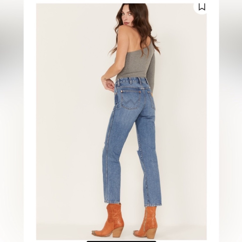 NWT Wrangler Wild West 603 High Rise Straight Jean Retro Mid Damaged, 34